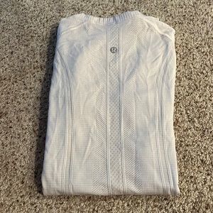Lululemon long sleeve swiftly tech
